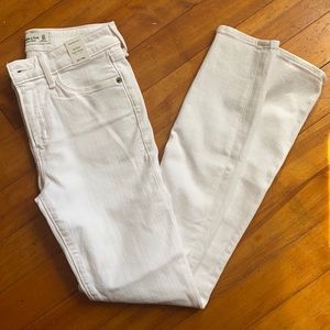 Never worn Abercrombie white jeans
